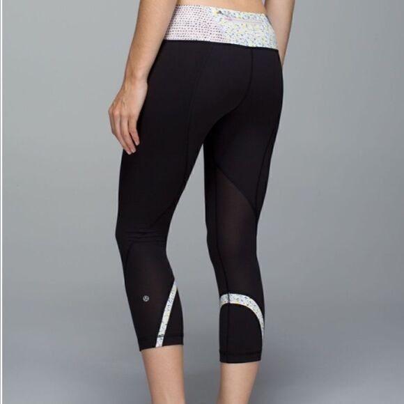 Lululemon Run: Inspire Crop II - Picture 1 of 7